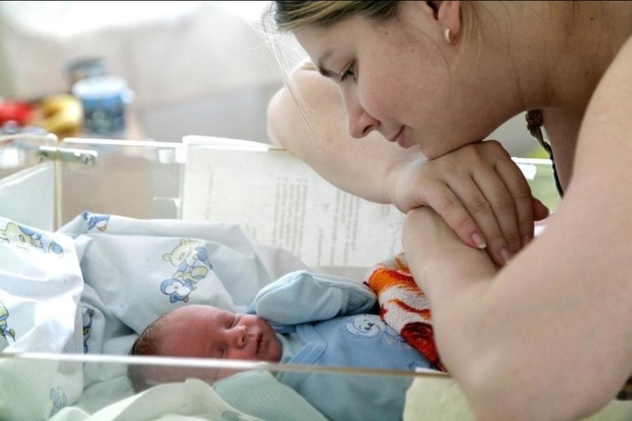 Emotional roller-coaster of the mother of a little, preemie baby