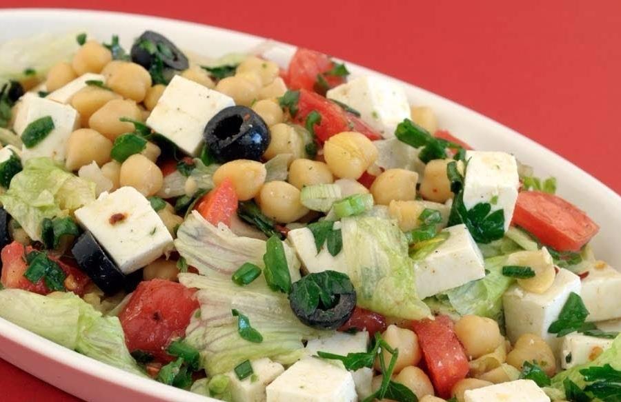 Celebrating Rakshabandhan, they colourful way: Learn how to make kabuli chana and paneer chaat now!