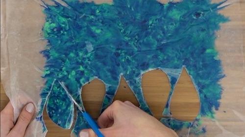 How to Keep Toddlers Busy at Home: DIY Raindrop Suncatcher