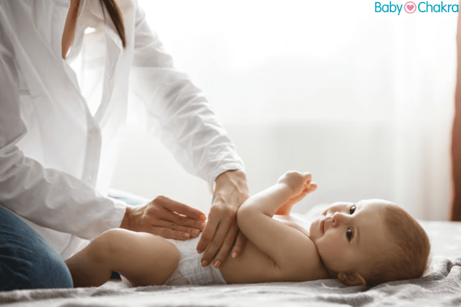 Need To Change Your Baby’s Diaper But Don’t Have A Table? You Can Change Diapers Without A Diaper Changing Table