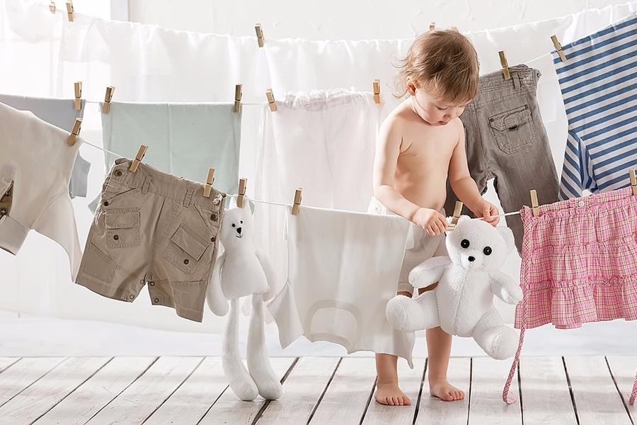 What Should Your Baby’s Laundry Detergent NOT Have?