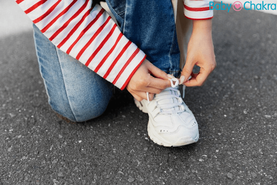 <strong>5 Easy Ways To Teach Kids How To Tie Shoe Laces</strong>