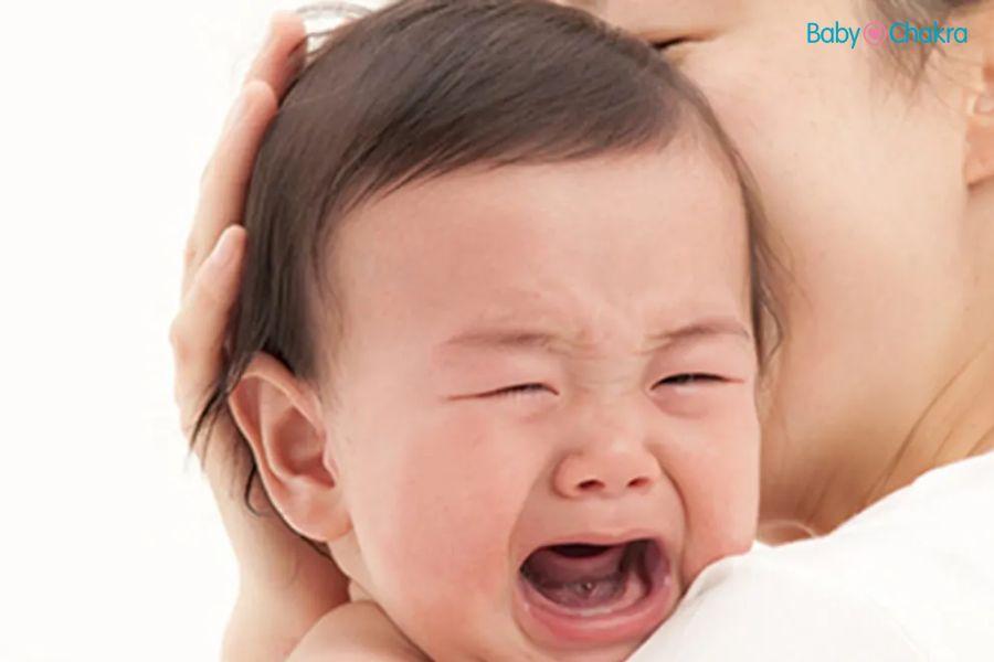 Sore Throat in Babies: सर्दी के दिनों में शिशुओं के गले में खराश होने पर कैसे देखभाल करनी चाहिए?