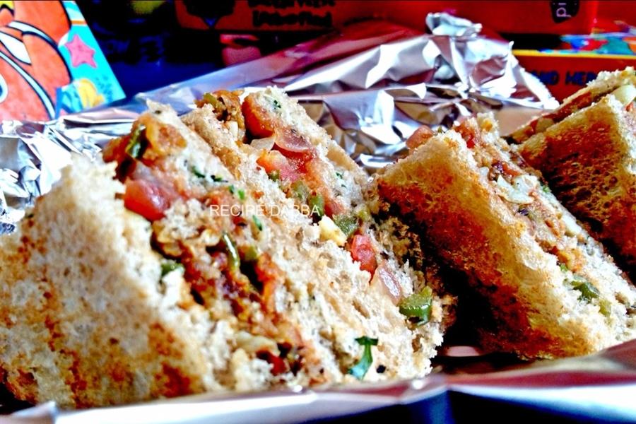 Tiffin Recipe: Homemade Oats Sandwich