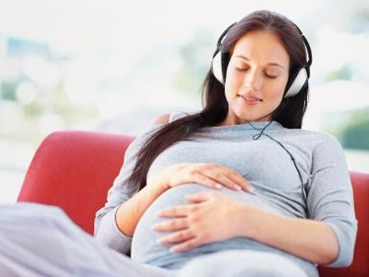 Sa Re Ga, My Baby! &#8211; Why Must You Listen to Music During Pregnancy!