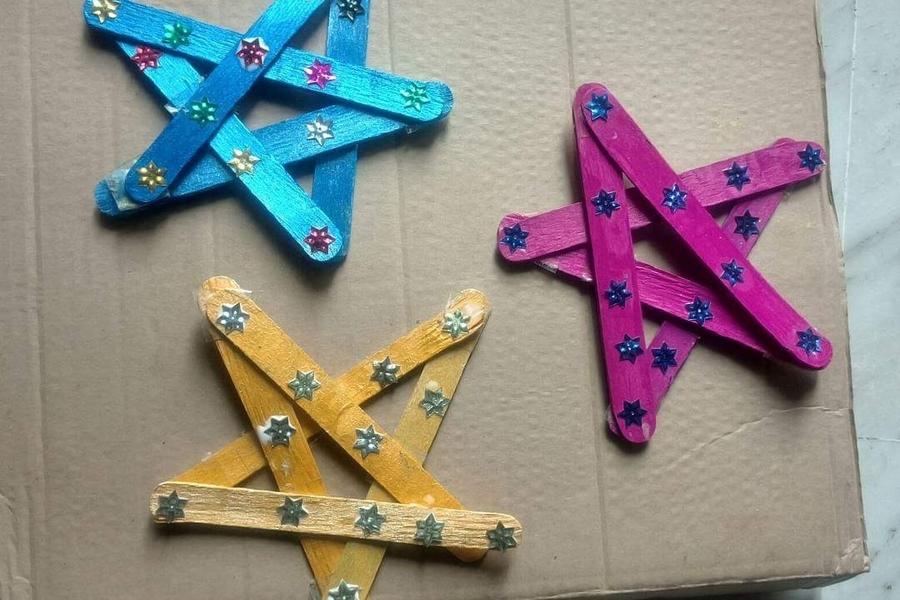 DIY Activity Alert: Starry Ice-cream Sticks For Your Little Star