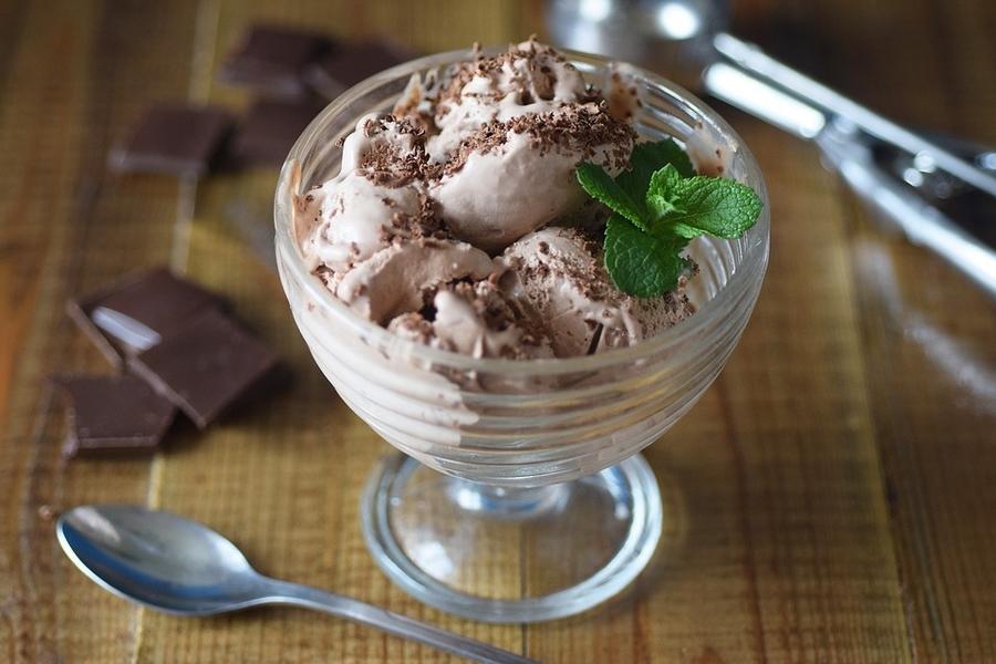 Dessert Alert: Chocolate Ice Cream Without Condensed Milk