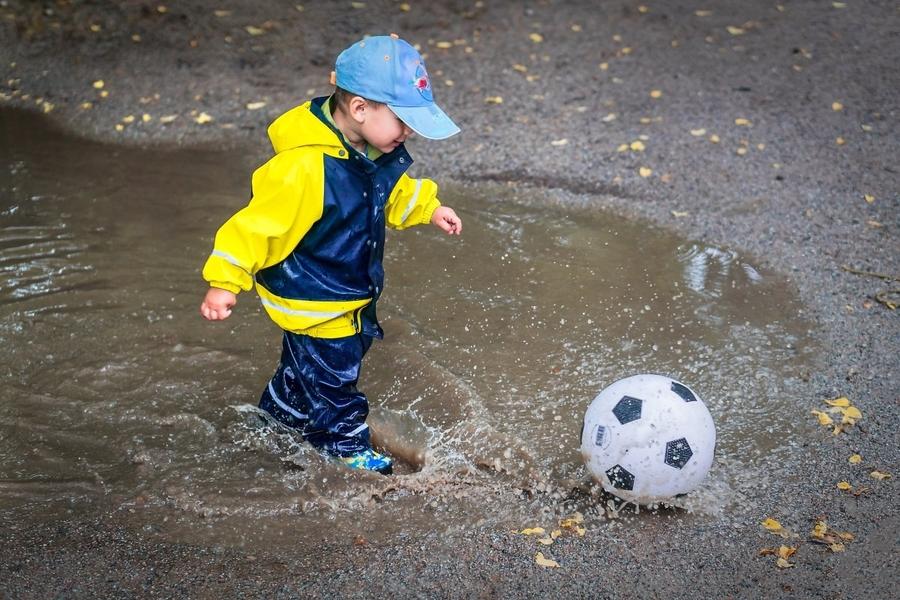 Tips To Protect Your Child From Rainy Season Diseases