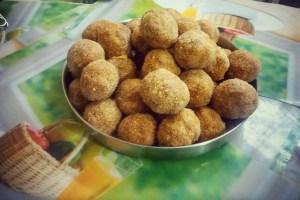 Easy Whole Wheat Flour And Jaggery Ladoo Recipe