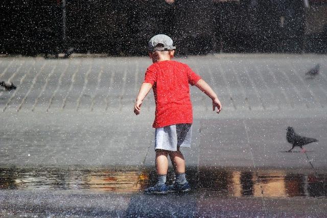 How To Keep Your Child Healthy This Monsoon?