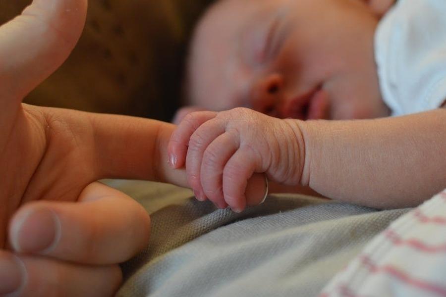 शिशुओं के सोने का पैटर्न- अपने बच्चे को बेहतर नींद में मदद करे