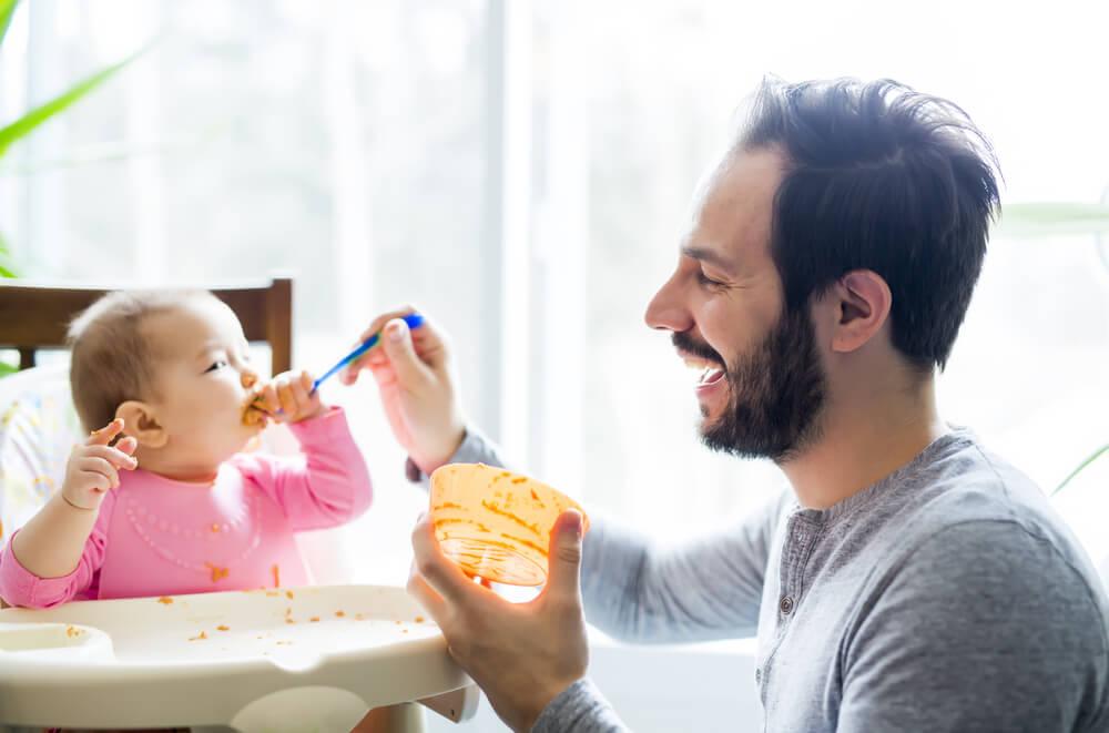 6 Things Dads Get Praised For That Moms Do Every Single Day Xyz