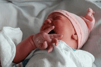 6 Reasons Your Baby Is Crying