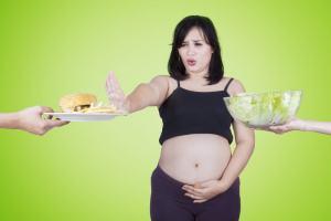 8 Foods To Avoid During Pregnancy
